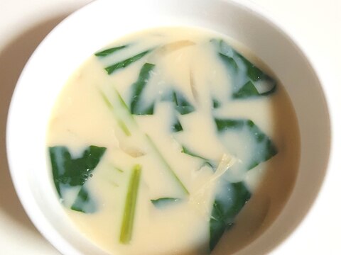 小松菜と玉ねぎの豆乳スープ